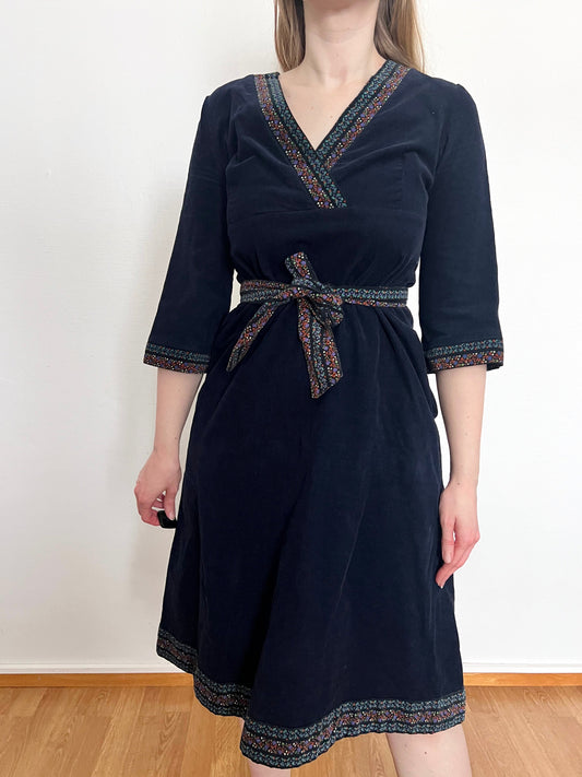 70s navy ribbed dress with pockets, Size S