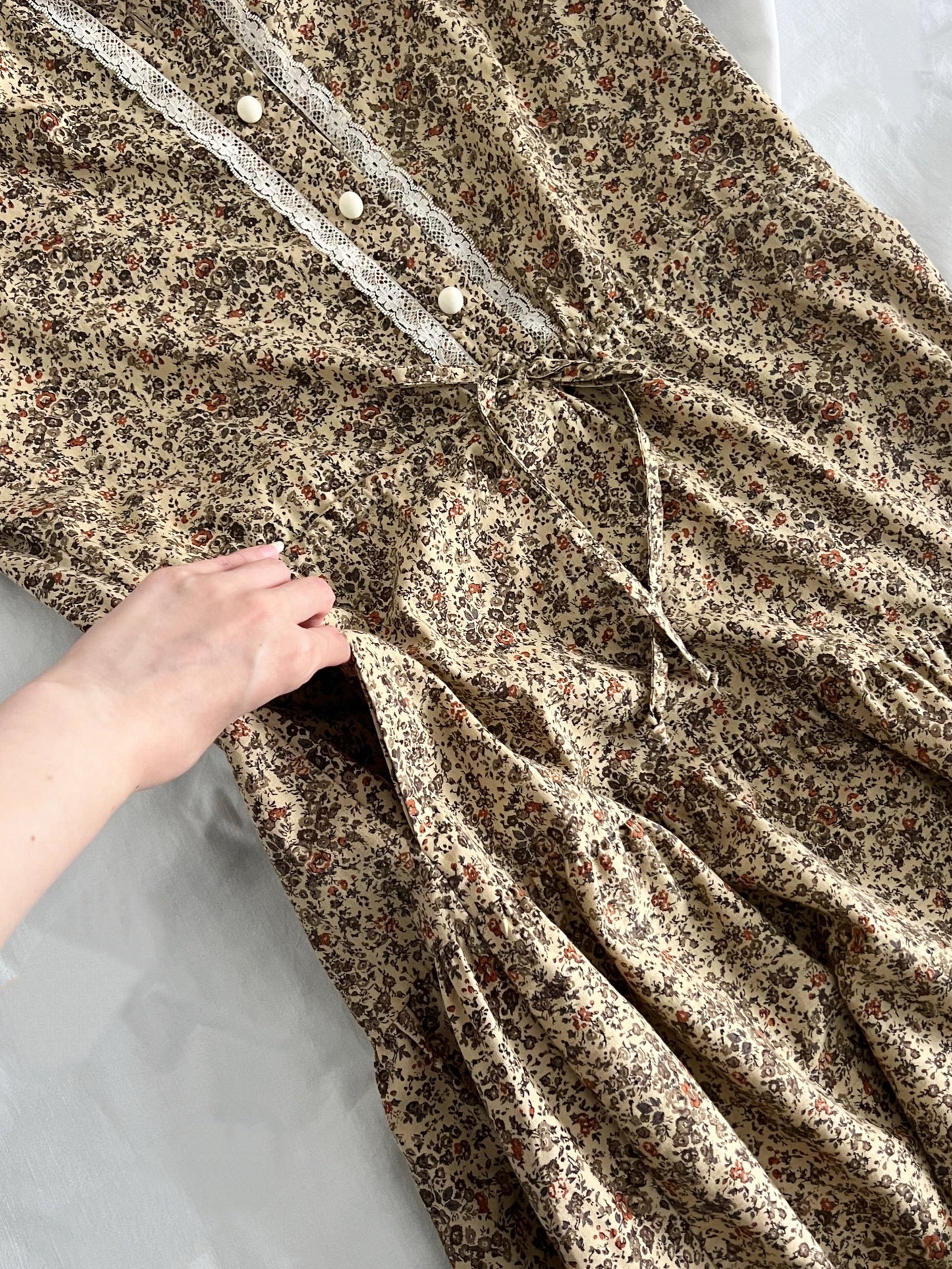 70s beige floral dress, Size XS-S
