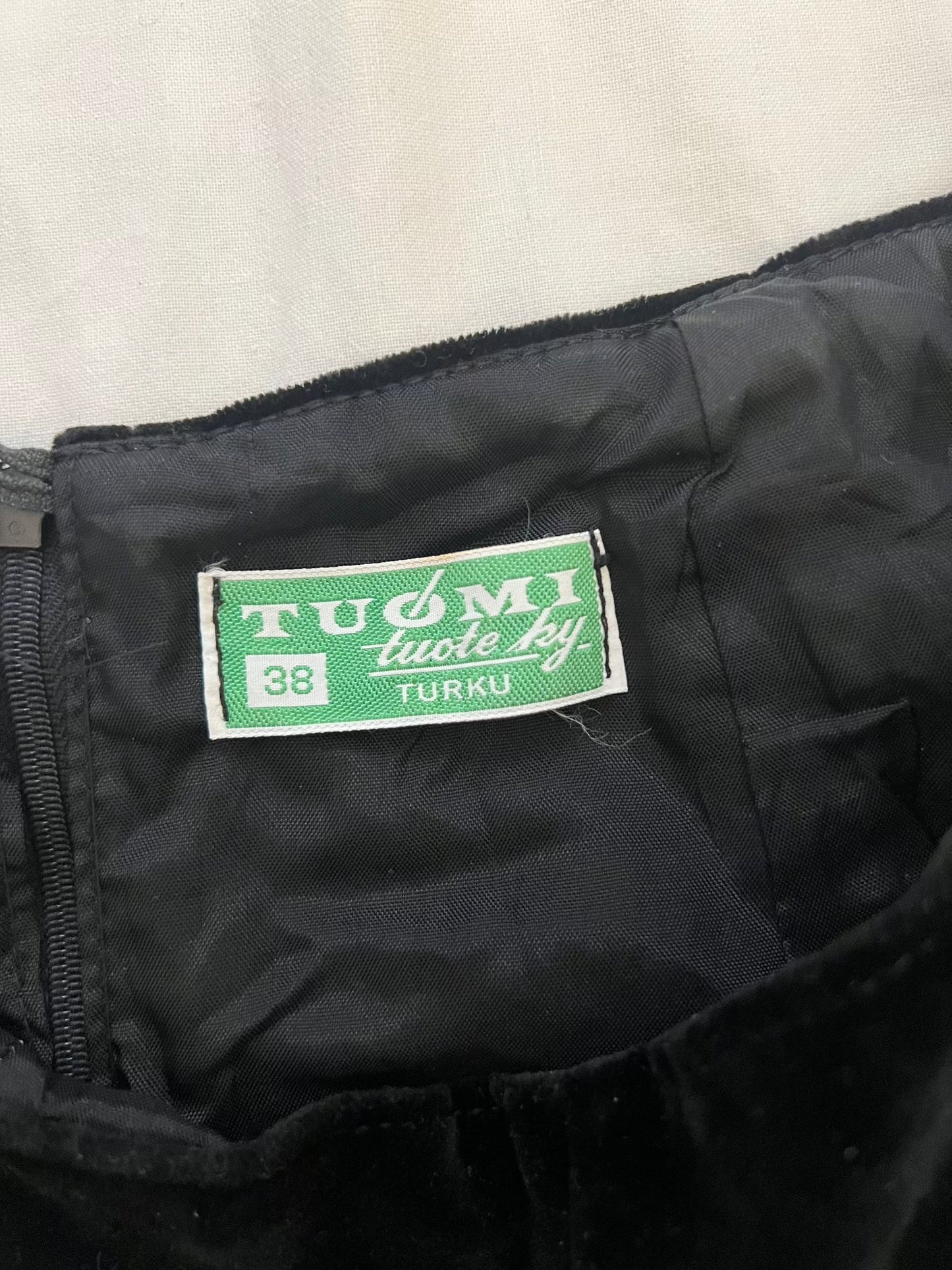 Black 60s velvet skirt, Size XS-S