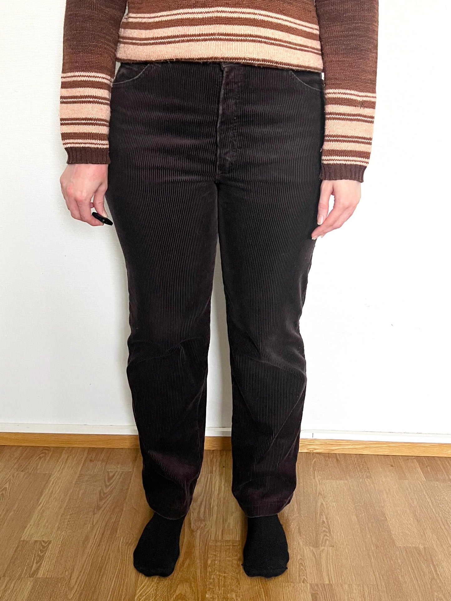 Brown ribbed jeans, Size M-L