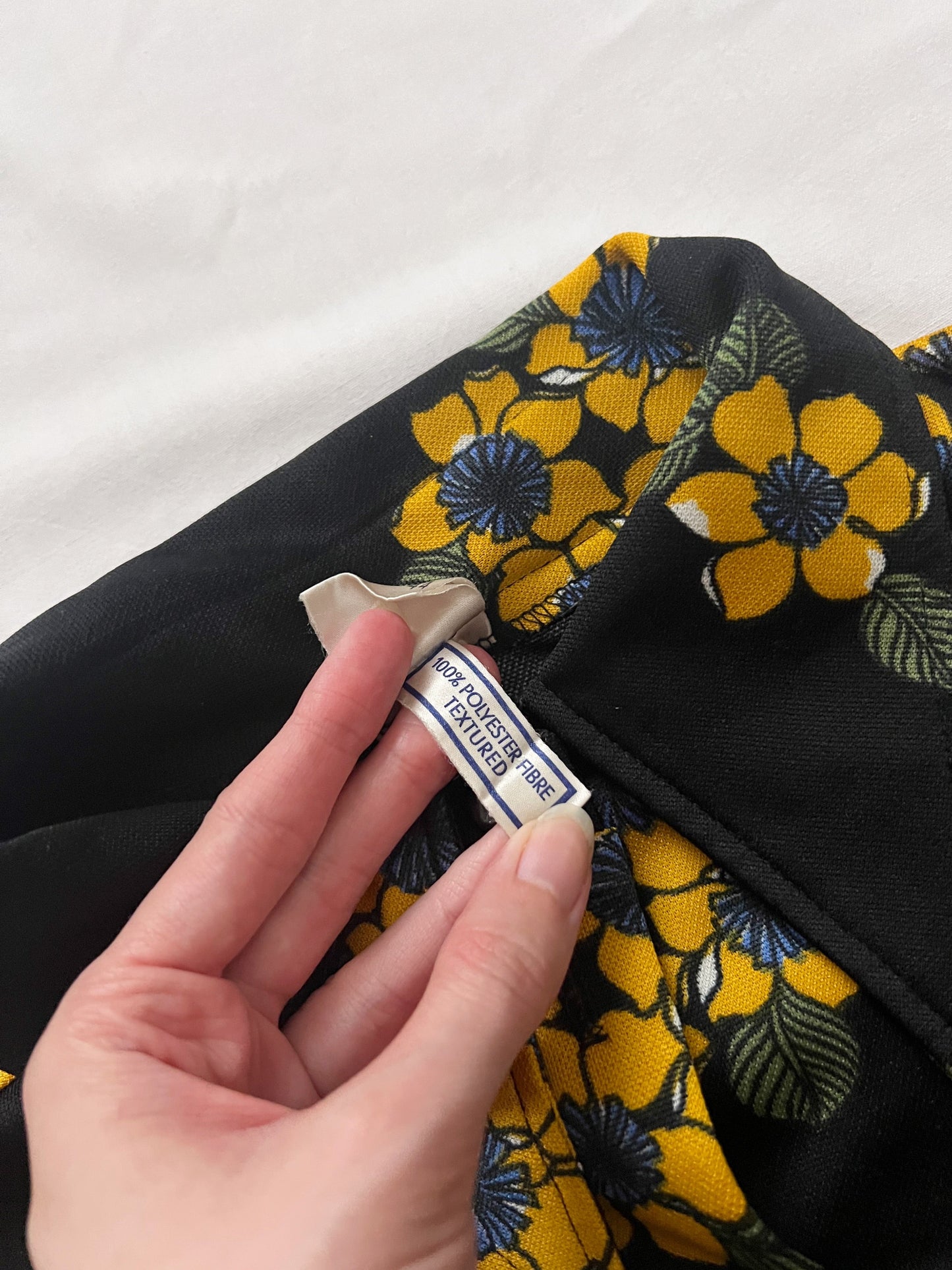 70s black and yellow floral shirt, Size XL