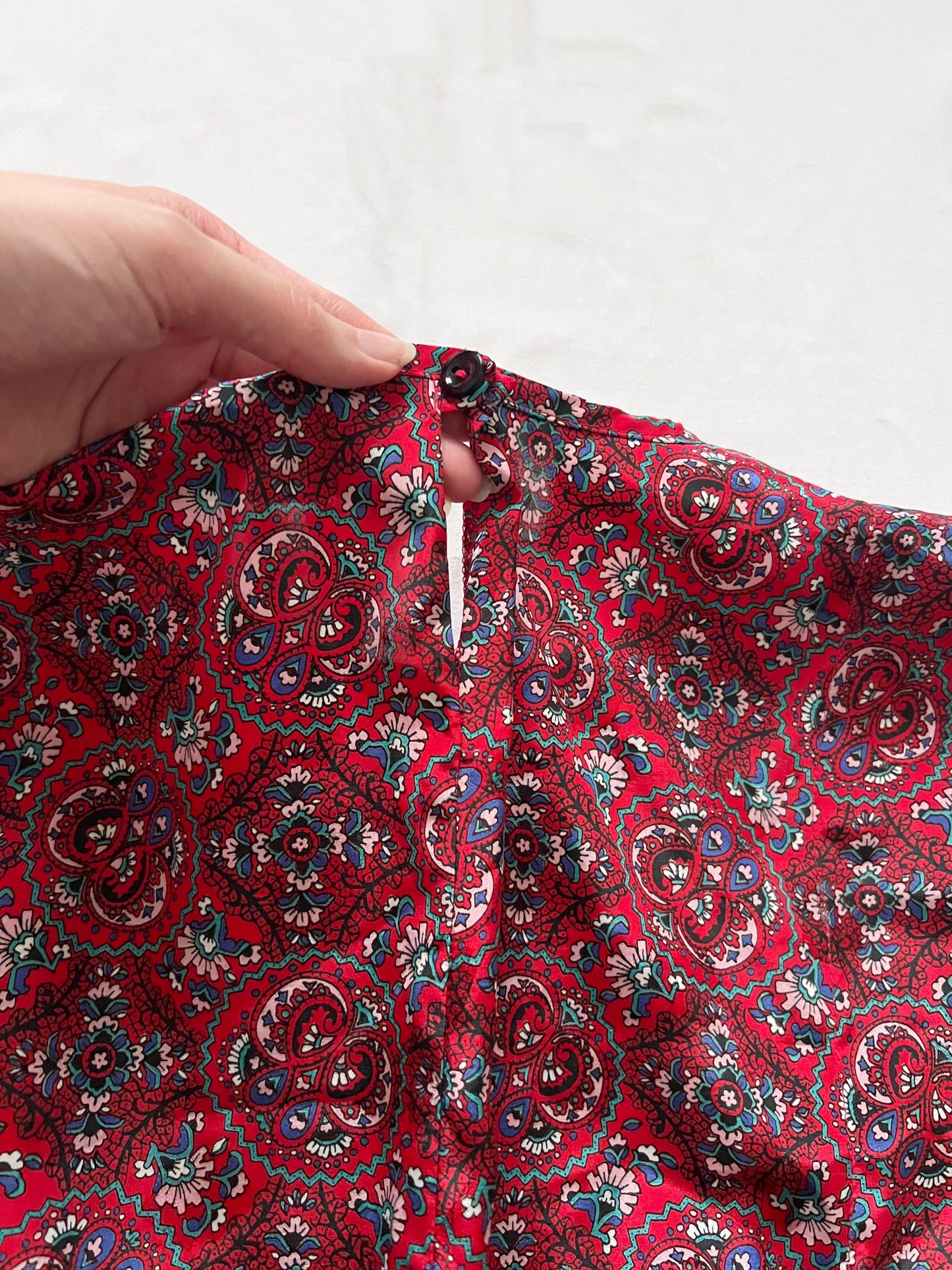 80s red ornate pattern blouse, Size XS-S