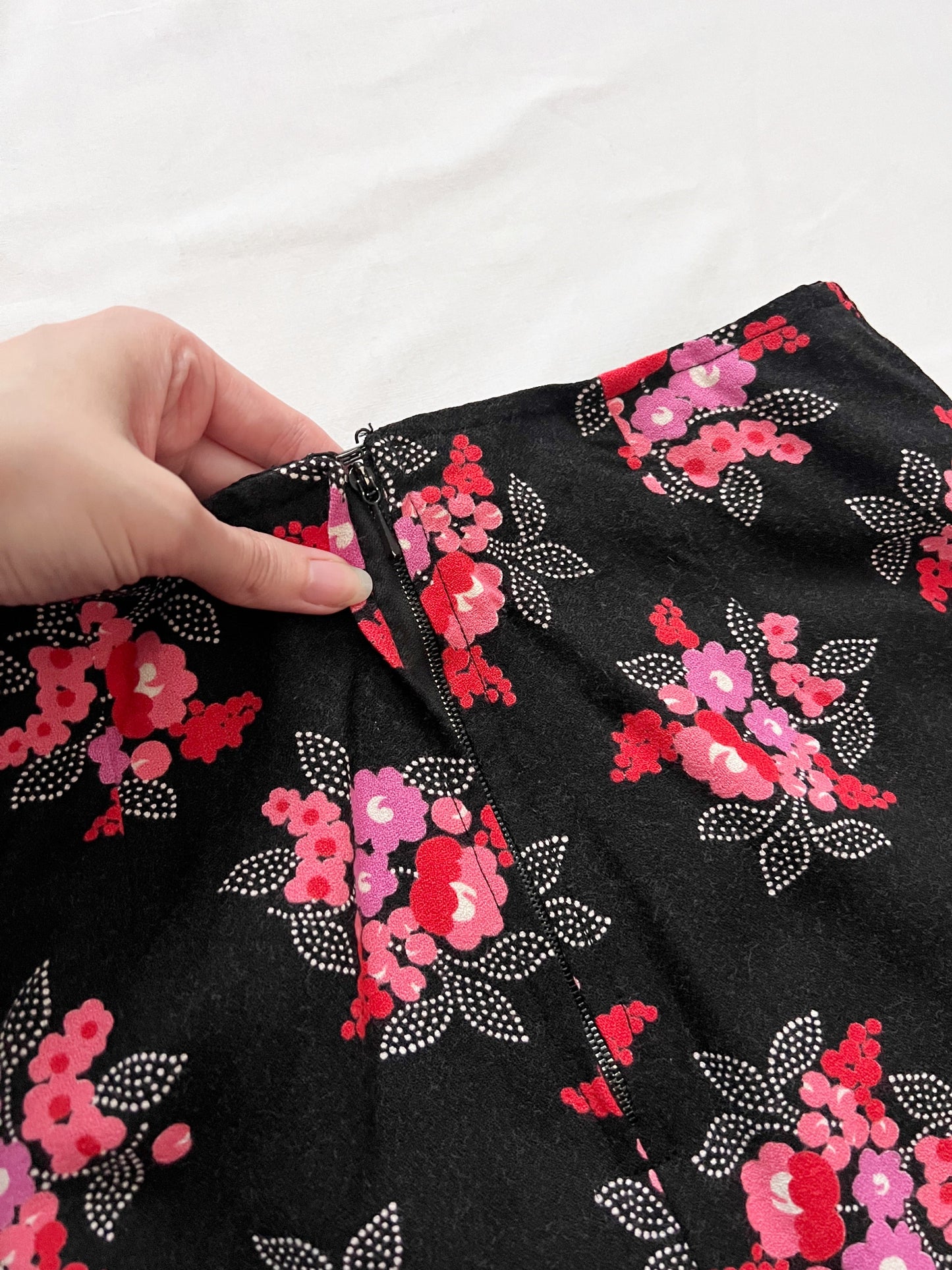 70s black and pink flower skirt, Size XS-S