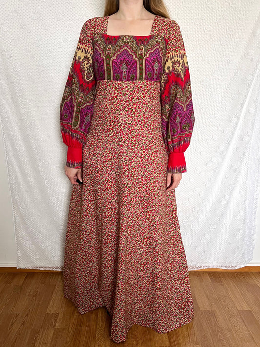70s red floral Medieval revival maxi dress, Size S-M