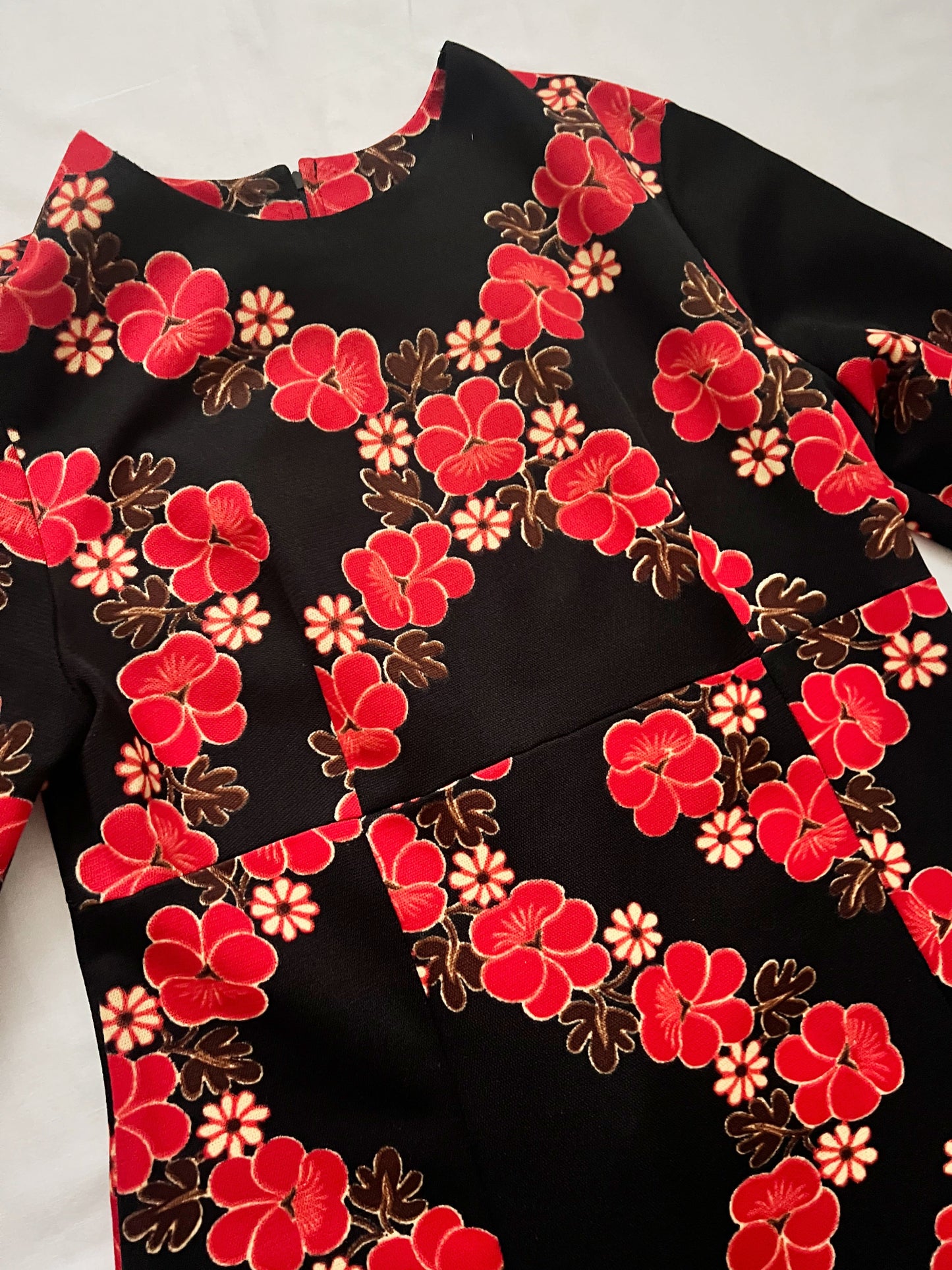 70s black and red flower dress, Size M