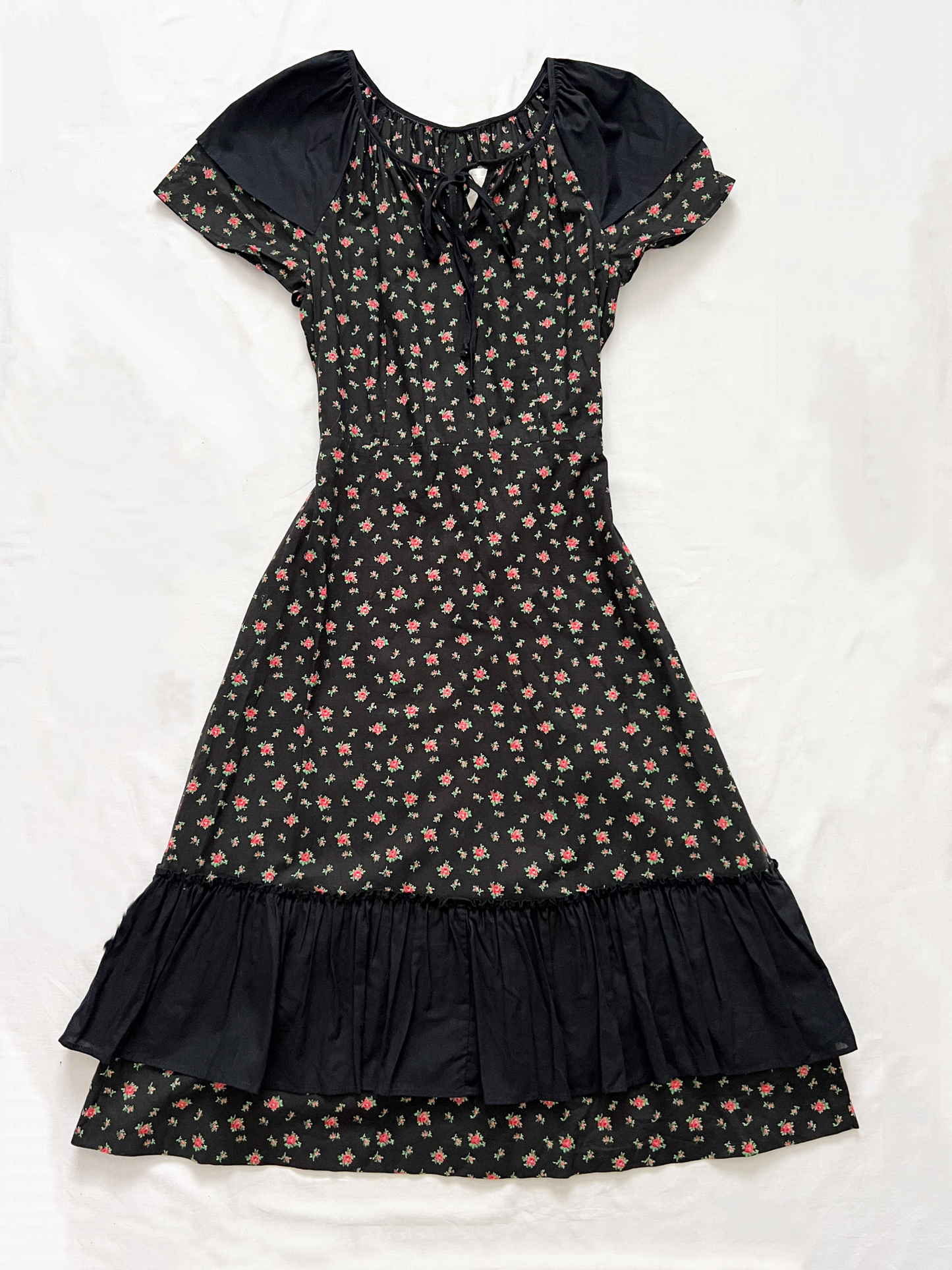 70s 100% cotton black floral dress, Size S-M