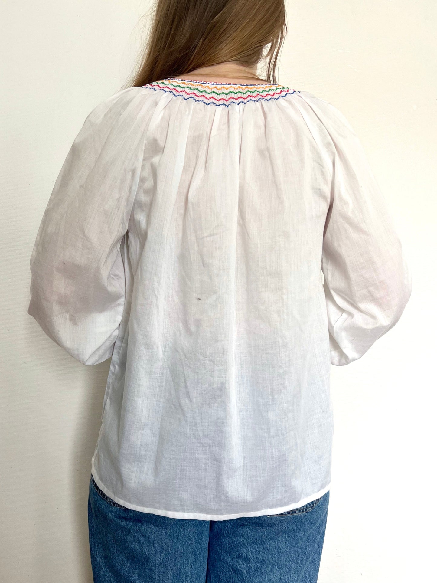 70s blouse with floral embroidery, Size M-L