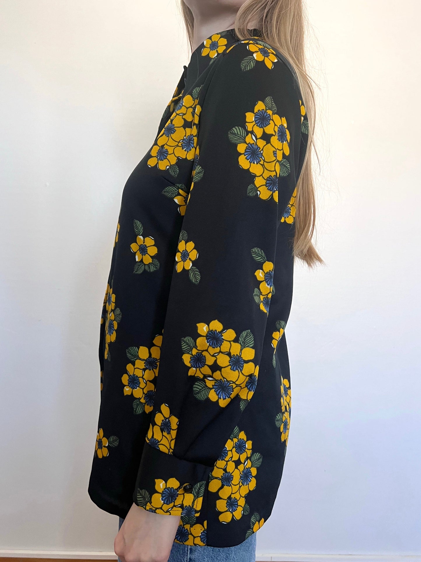 70s black and yellow floral shirt, Size XL
