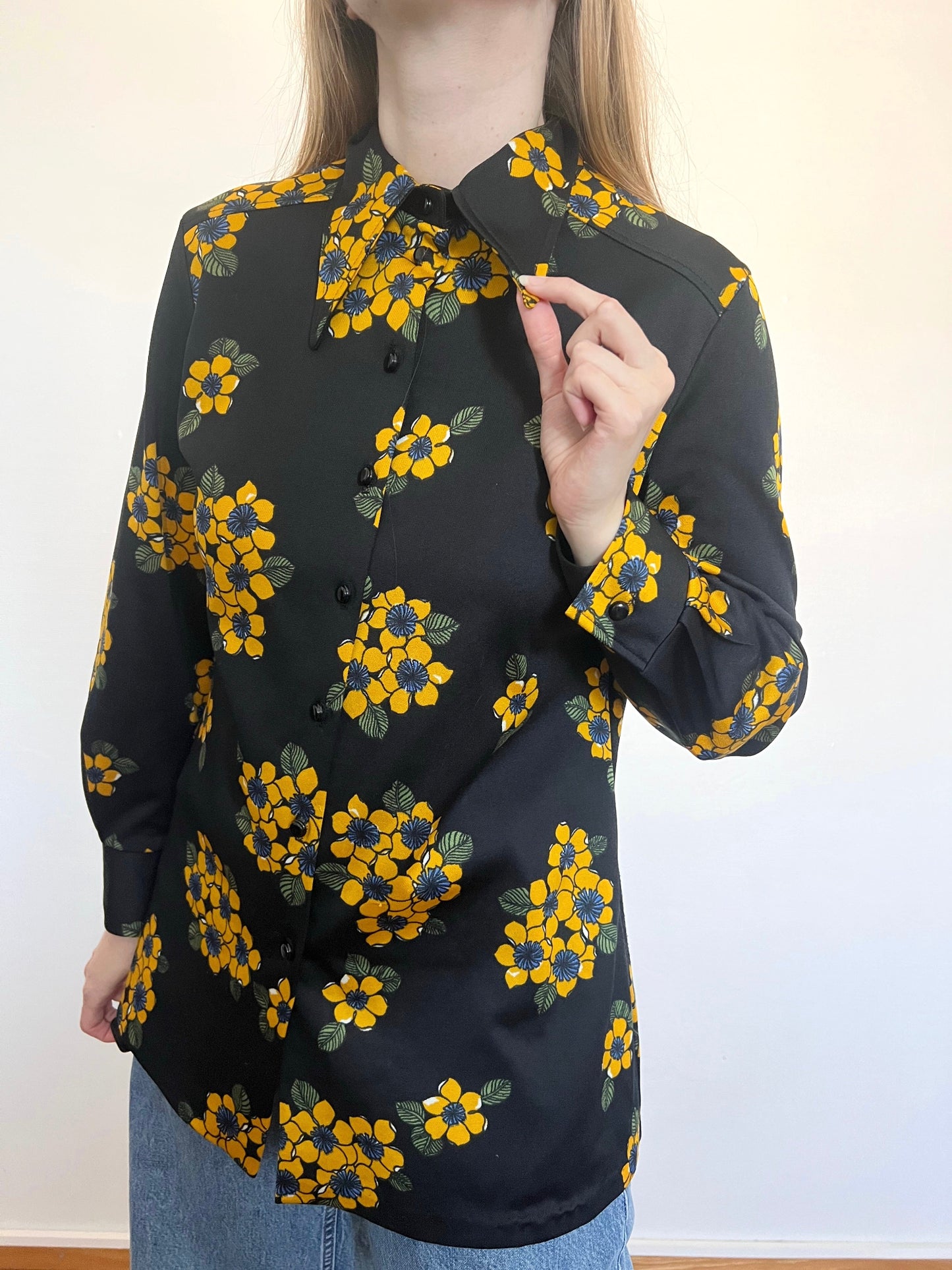 70s black and yellow floral shirt, Size XL