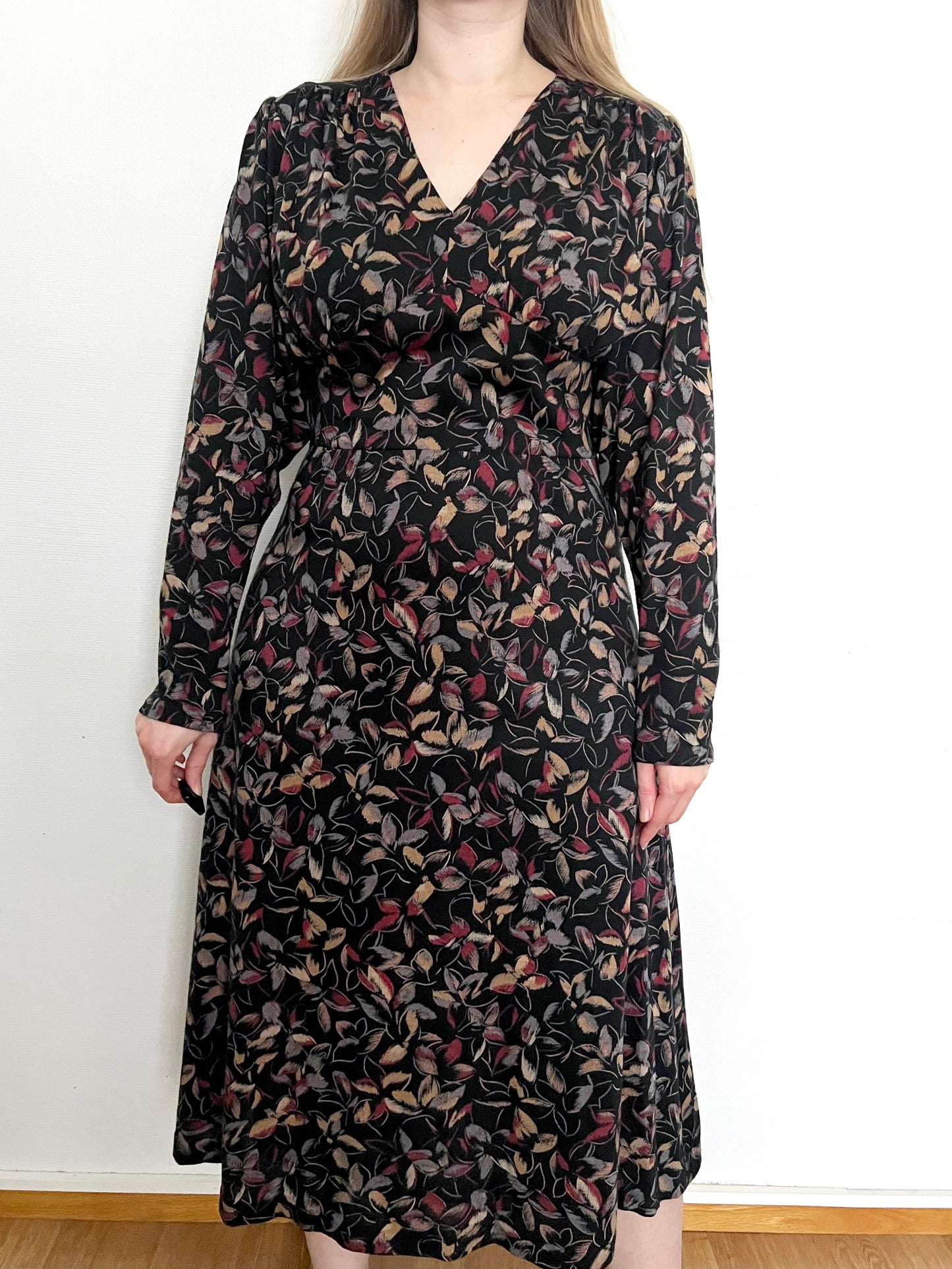 Dark flower dress, Size S