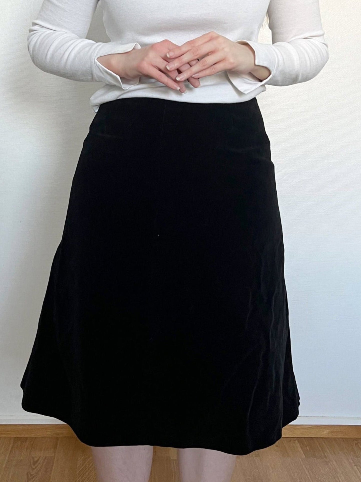 Black 60s velvet skirt, Size XS-S