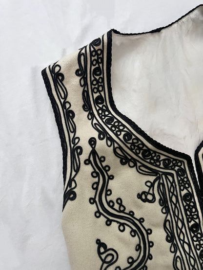 50s/60s Romanian embroidered vest, Size M
