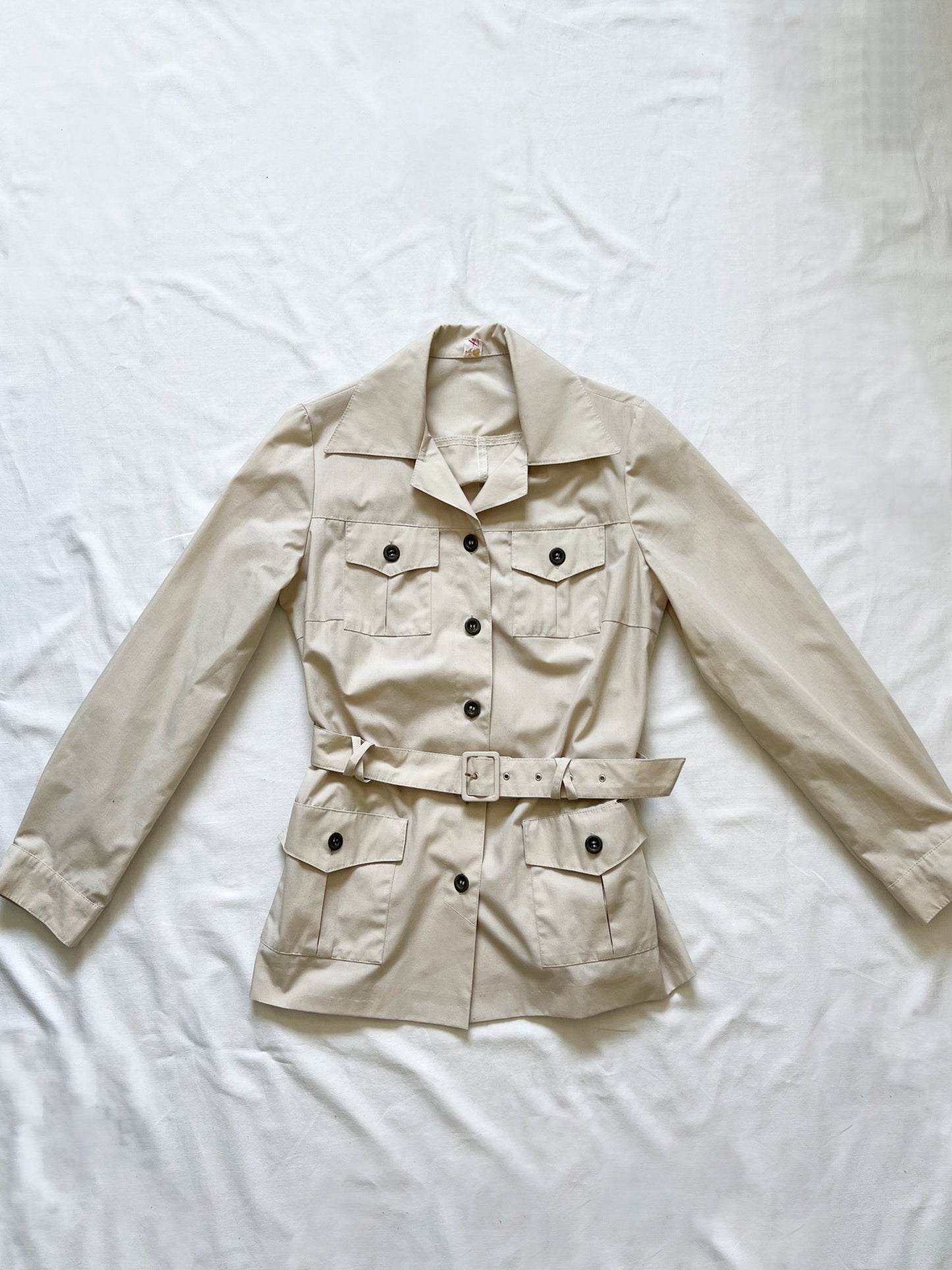 Beige short trench coat, Size S-M