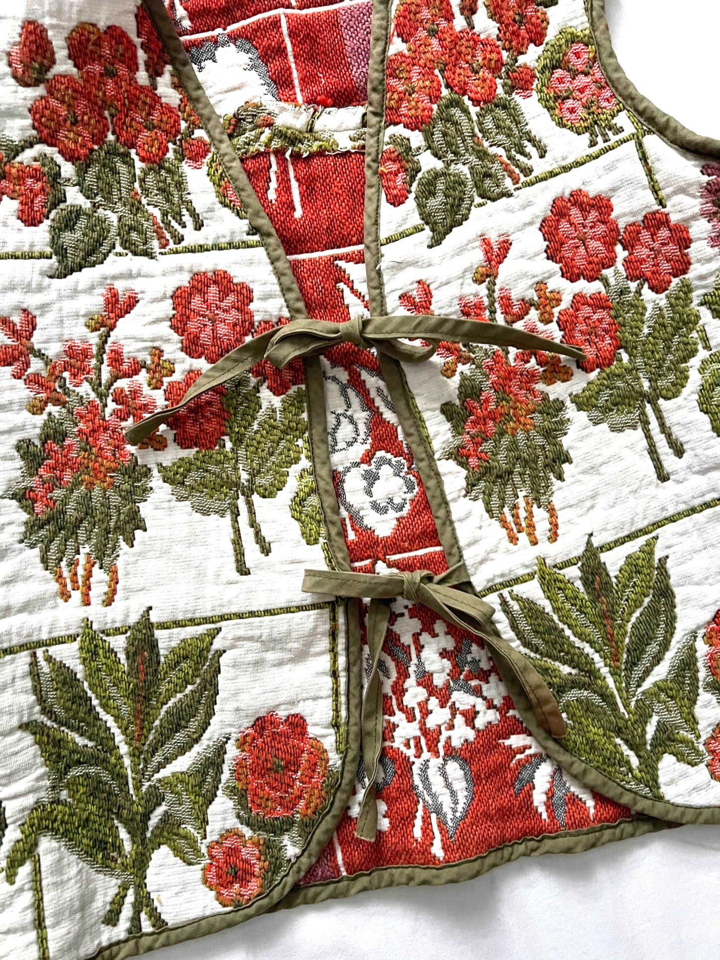 60s quilted floral vest, Size S-M