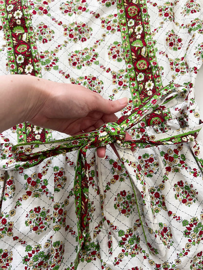 70s white flower pattern dress, Size XS