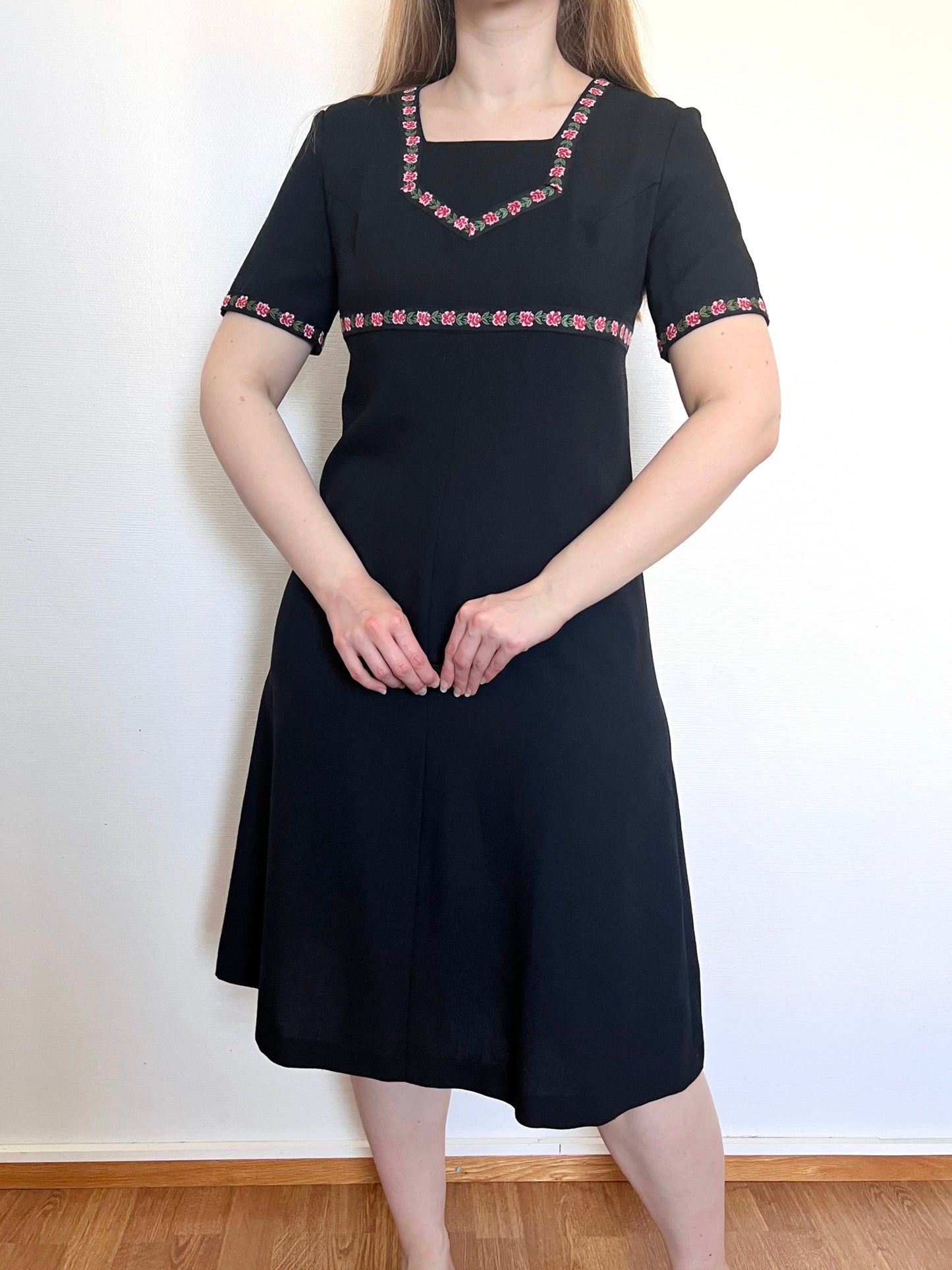 Black dress with rose embroidery, Size S