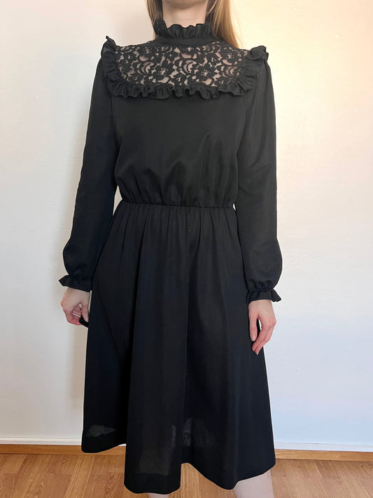 70s black prairie dress, Size M-L