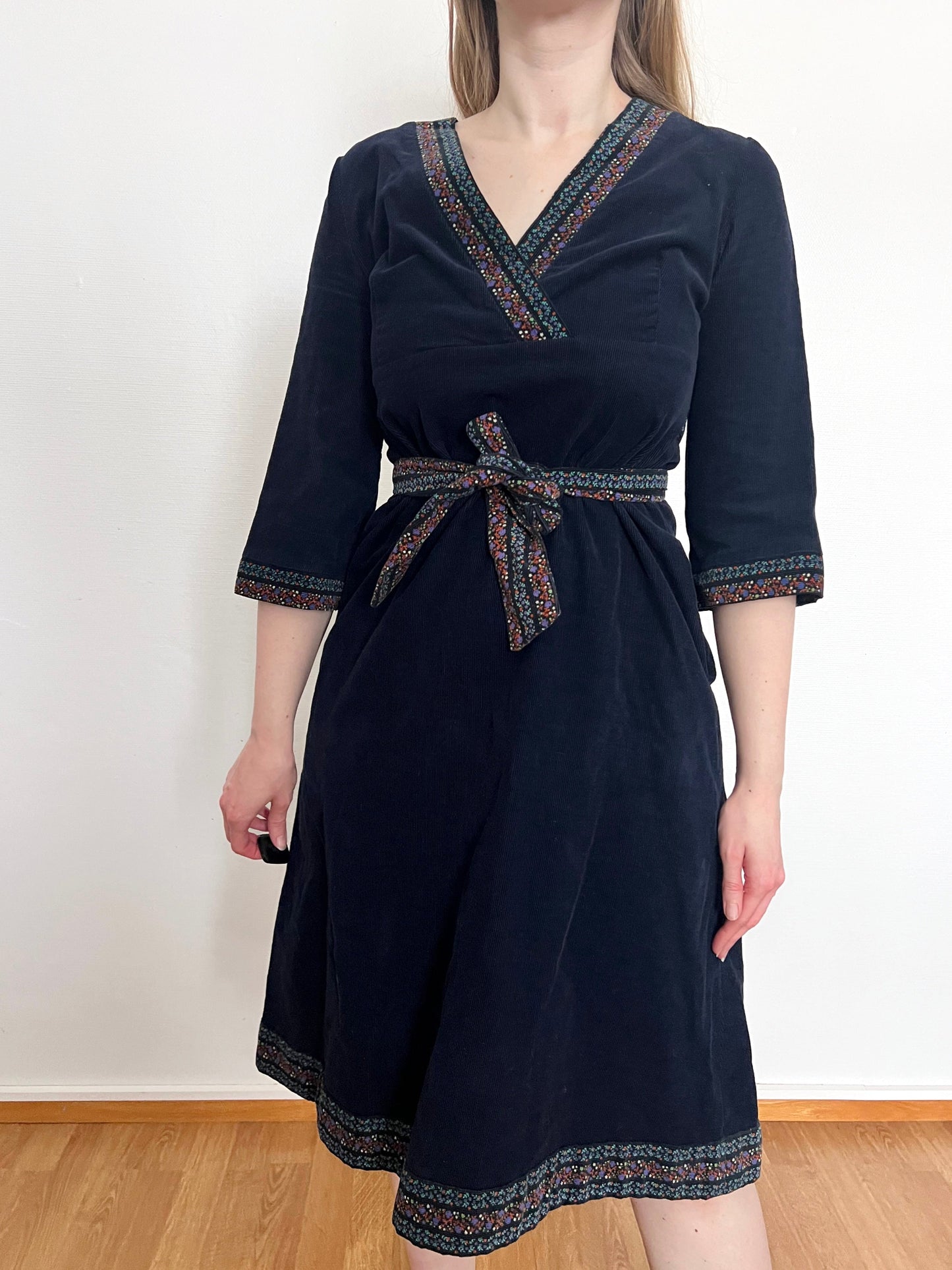 70s navy ribbed dress with pockets, Size S