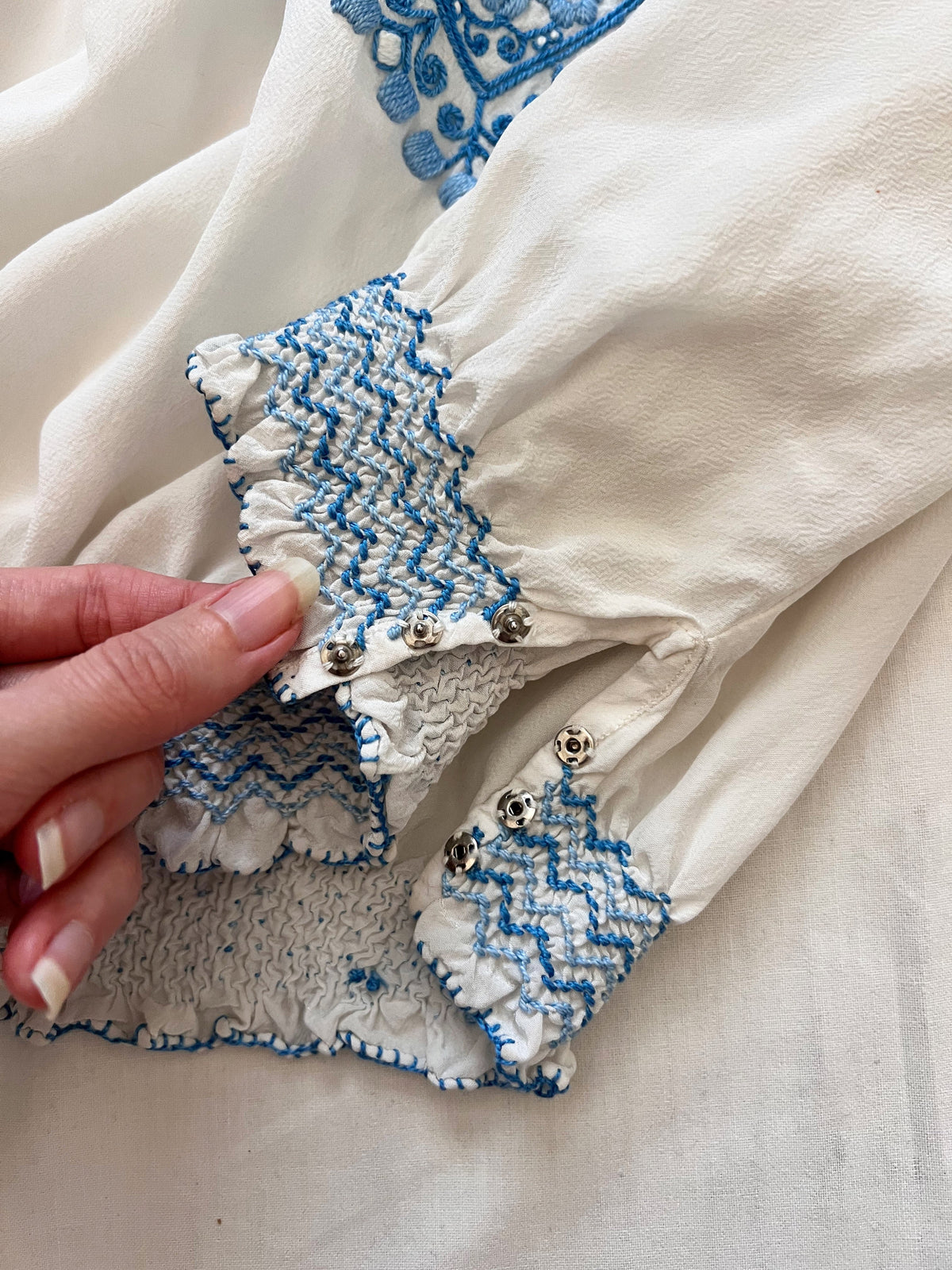 1930s Hungarian blue embroidery blouse, Size S