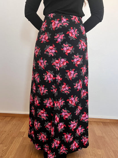 70s black and pink flower skirt, Size XS-S