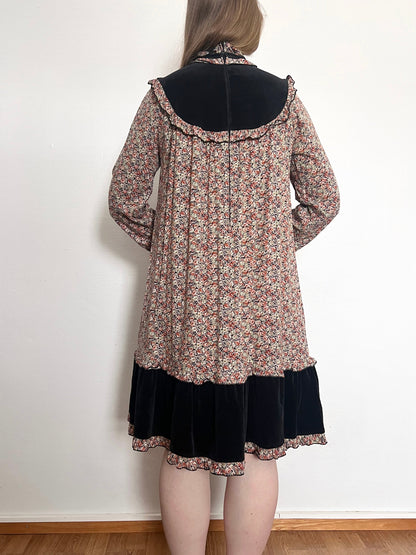 70s floral and black velvet dress, Size XS-M