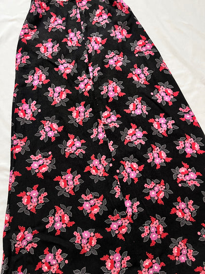70s black and pink flower skirt, Size XS-S