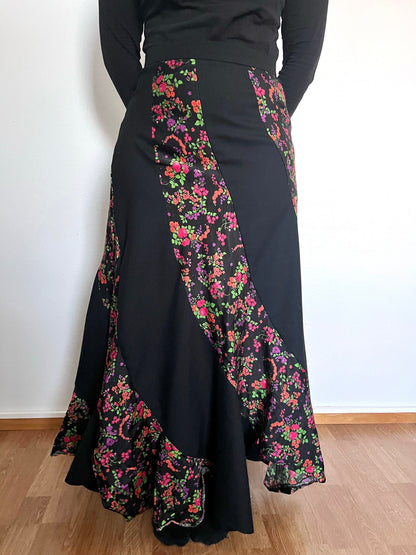 70s black and floral pattern skirt, Size S-M