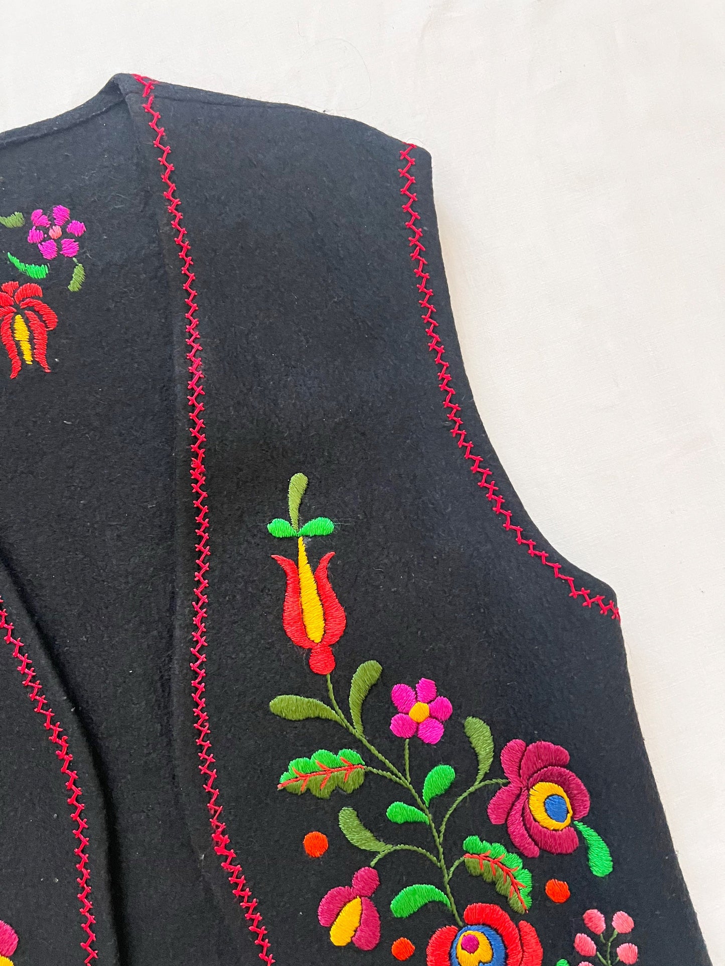 70s Hungarian floral vest, Size S