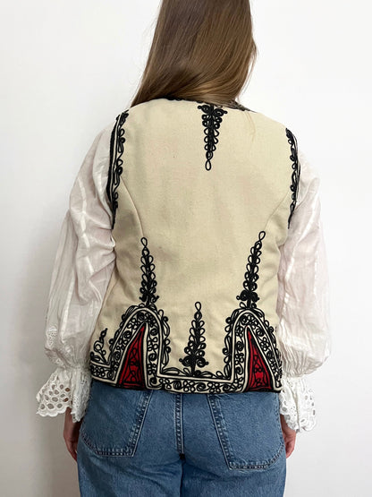 50s/60s Romanian embroidered vest, Size M