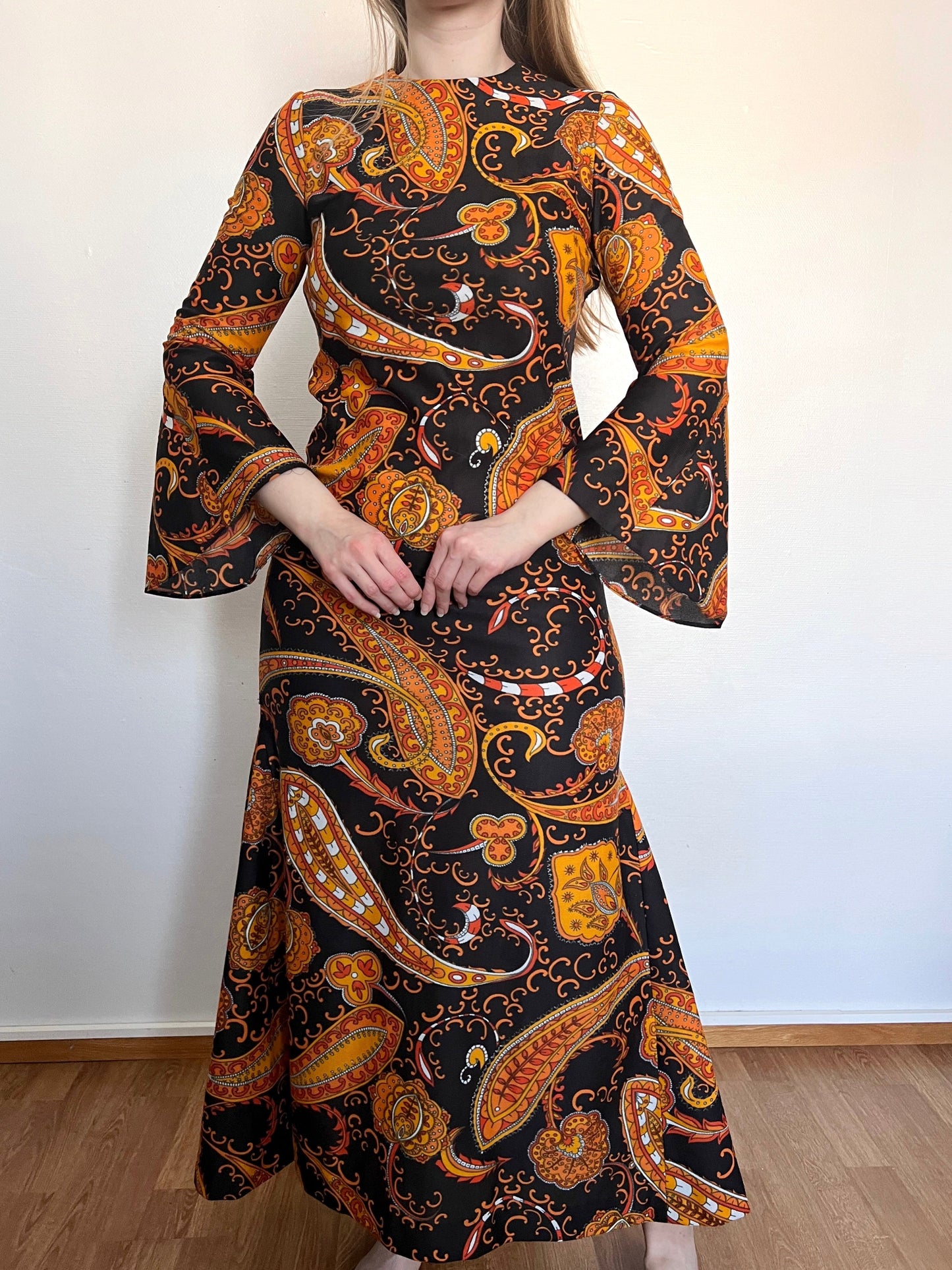 70s paisley pattern and wide sleeves dress, Size S