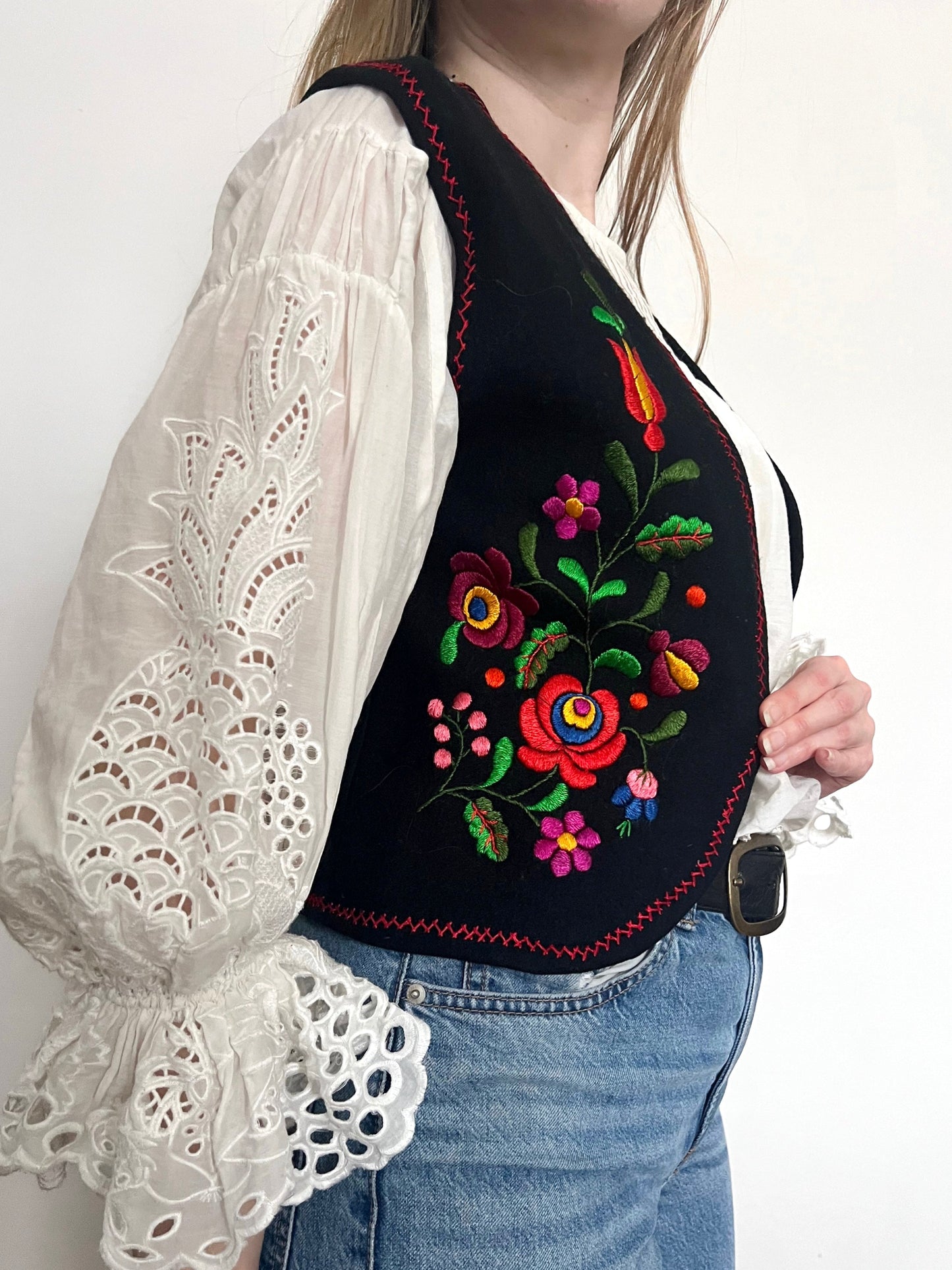 70s Hungarian floral vest, Size S