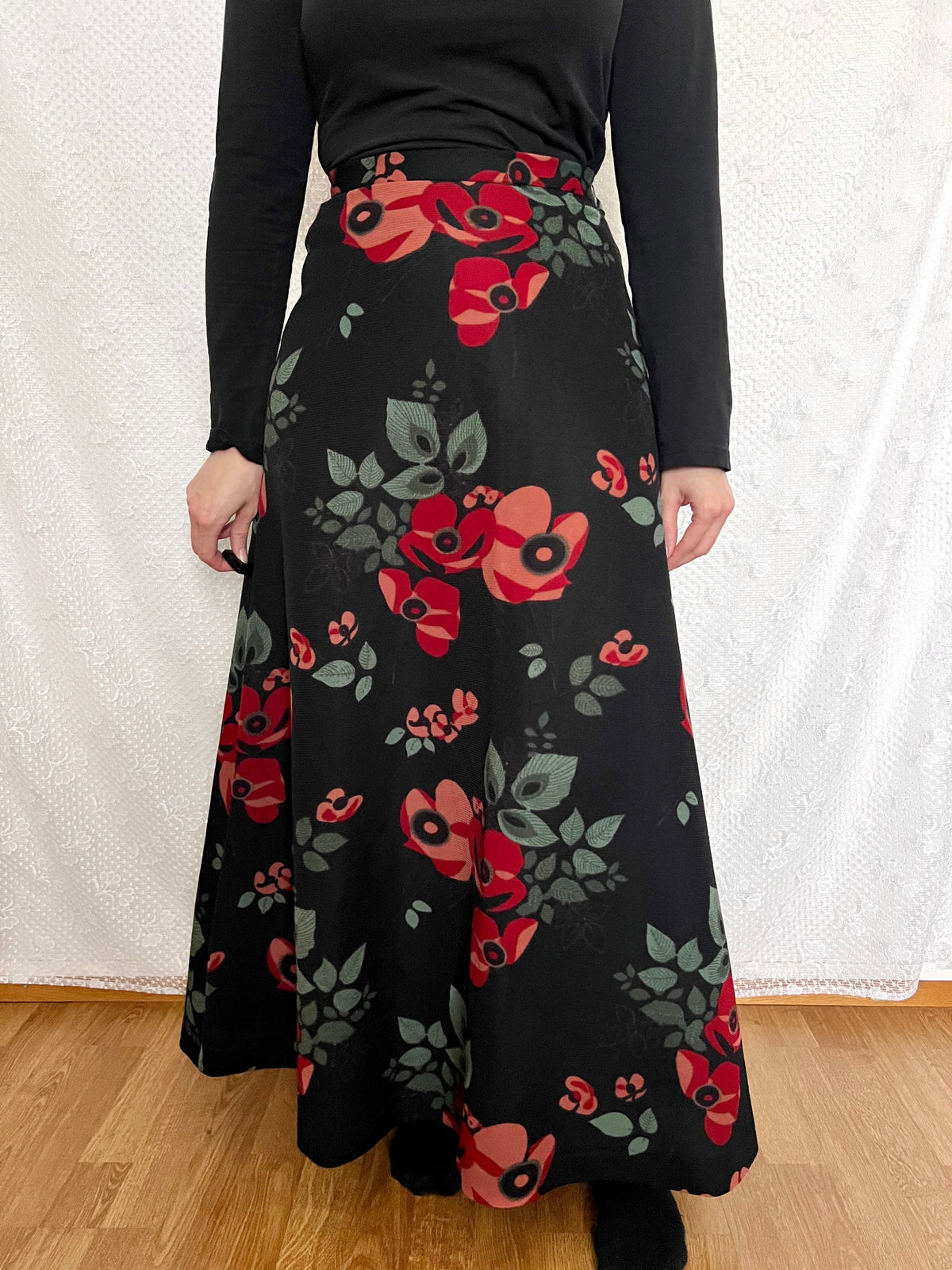 70s black and floral skirt, Size S