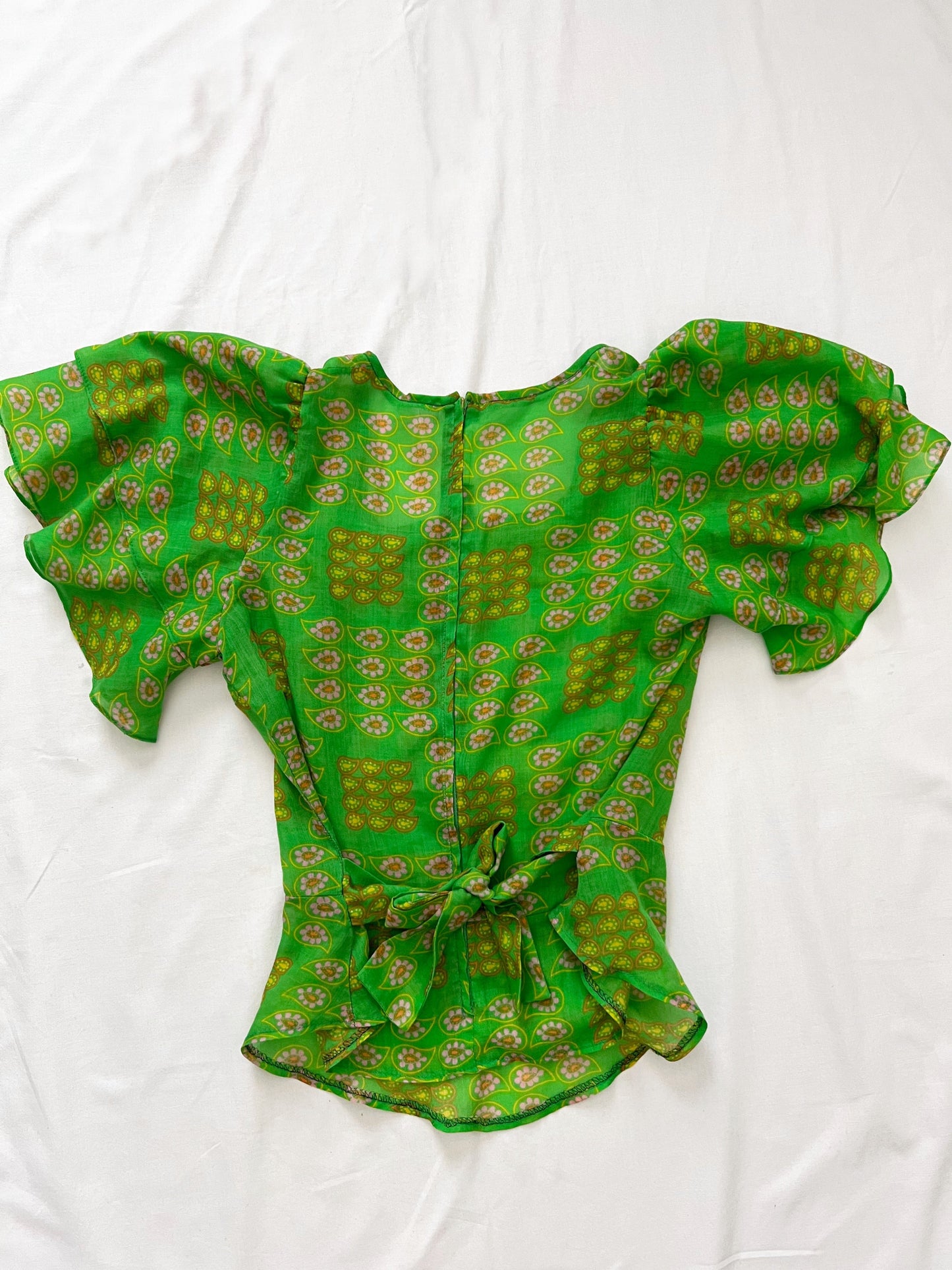 70s green flutter sleeves t-shirt, Size XS