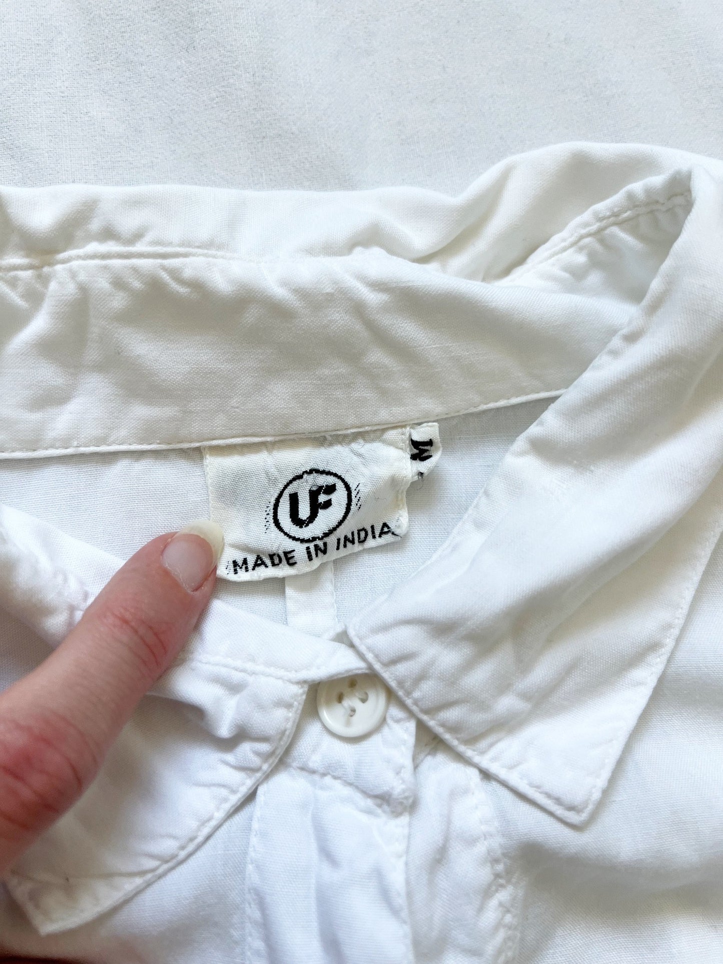 White embroidery t-shirt, Size M