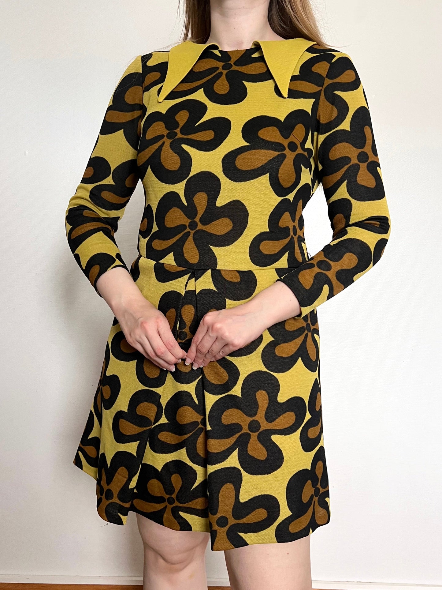 60s yellow floral dress, Size XS