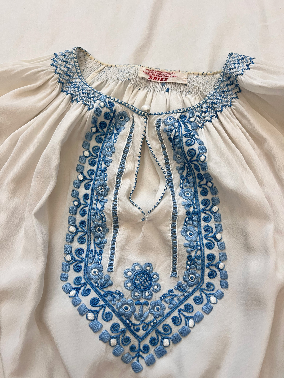 1930s Hungarian blue embroidery blouse, Size S