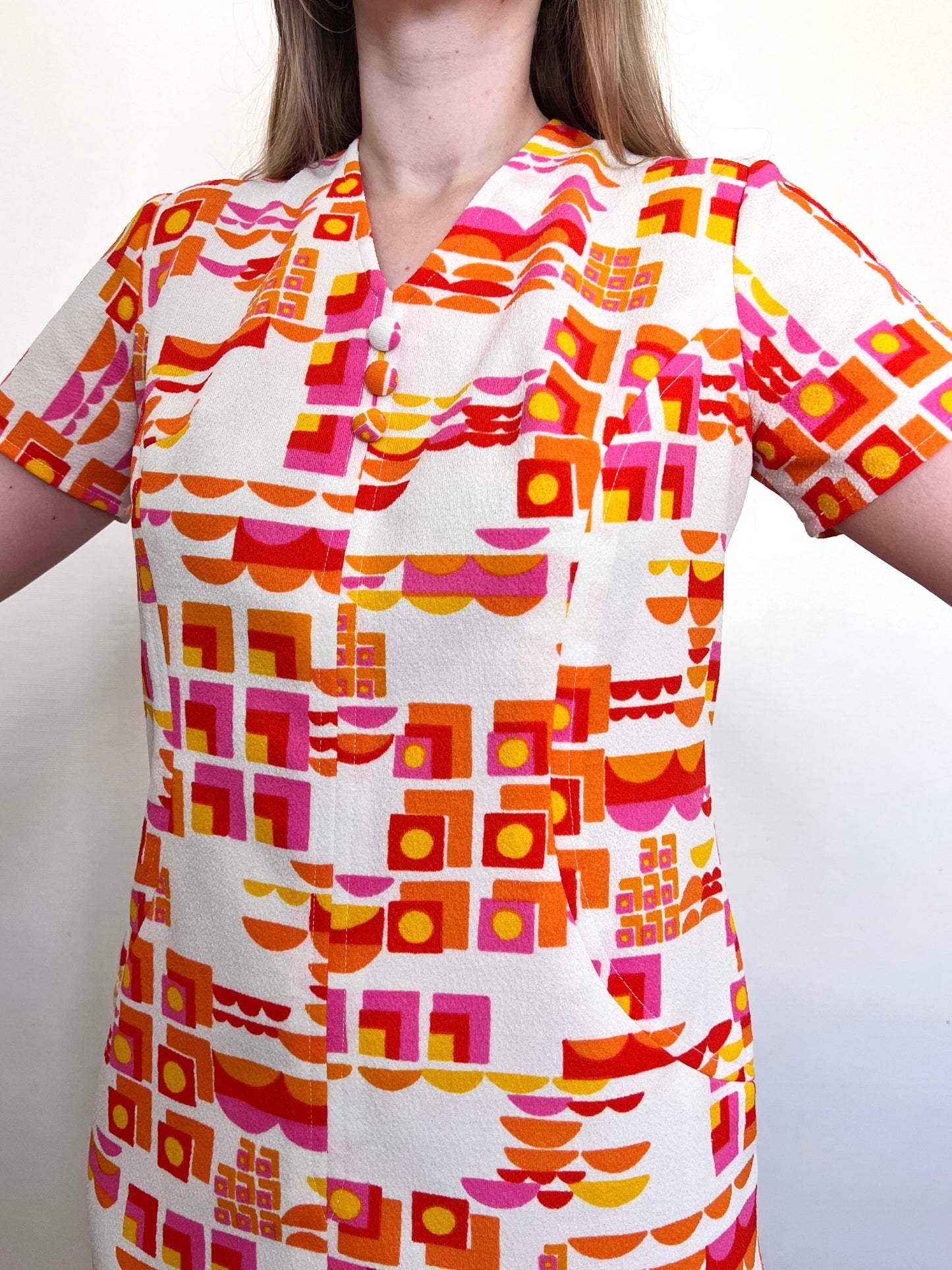60s colorful shapes dress, Size M
