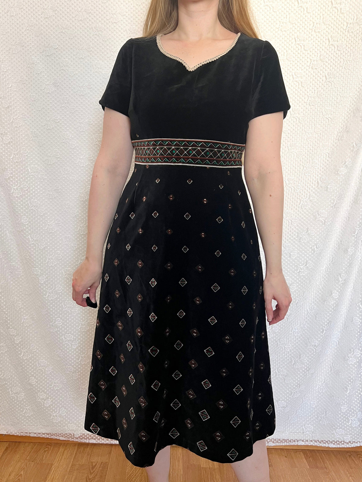 70s black geometric pattern velvet dress, Size S