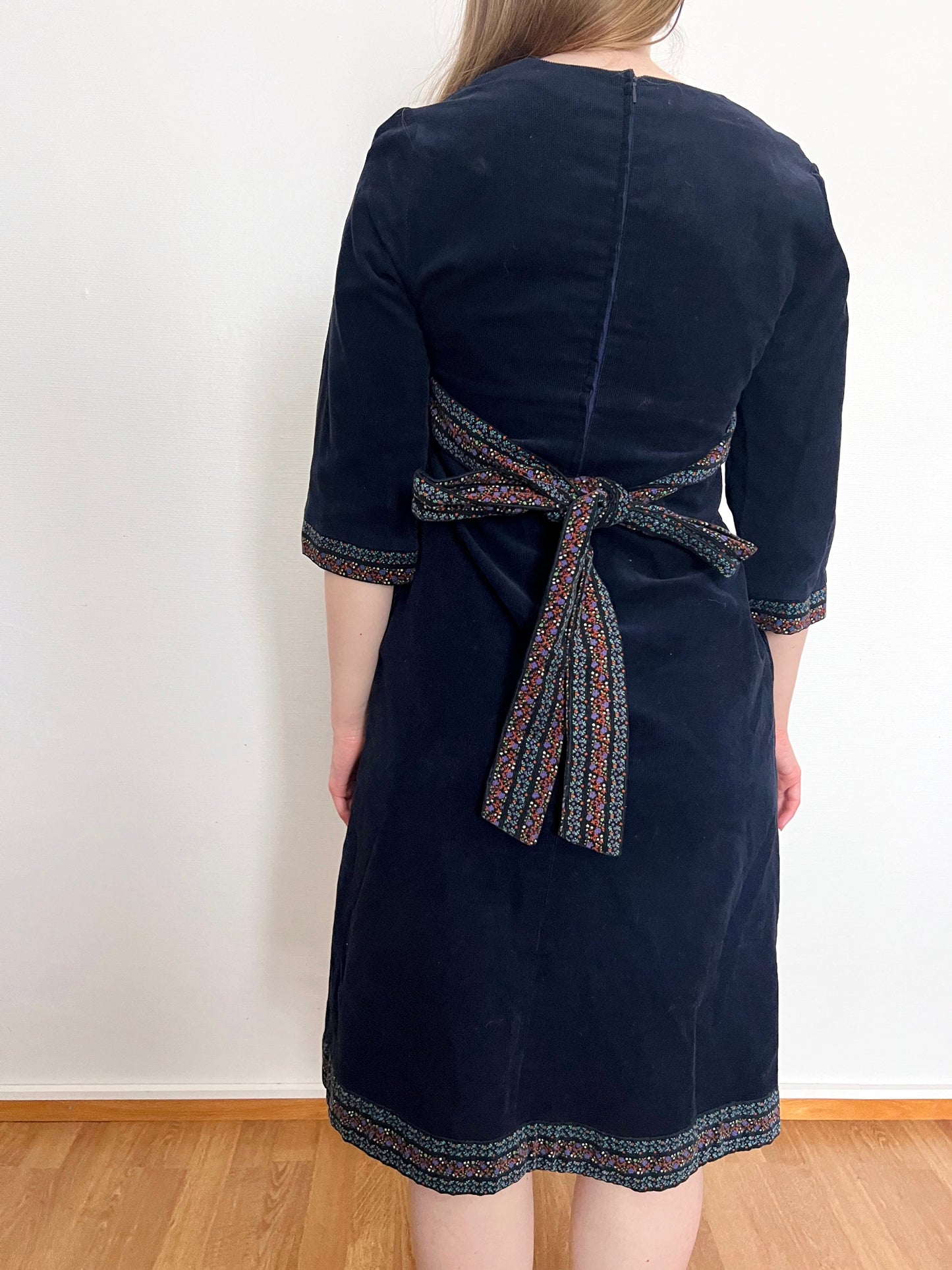 70s navy ribbed dress with pockets, Size S
