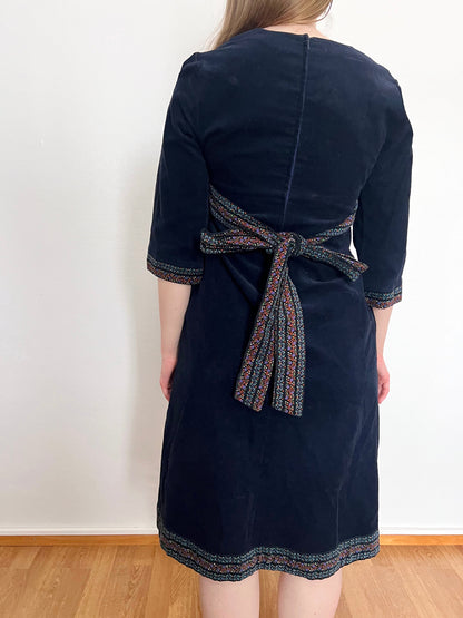 70s navy ribbed dress with pockets, Size S