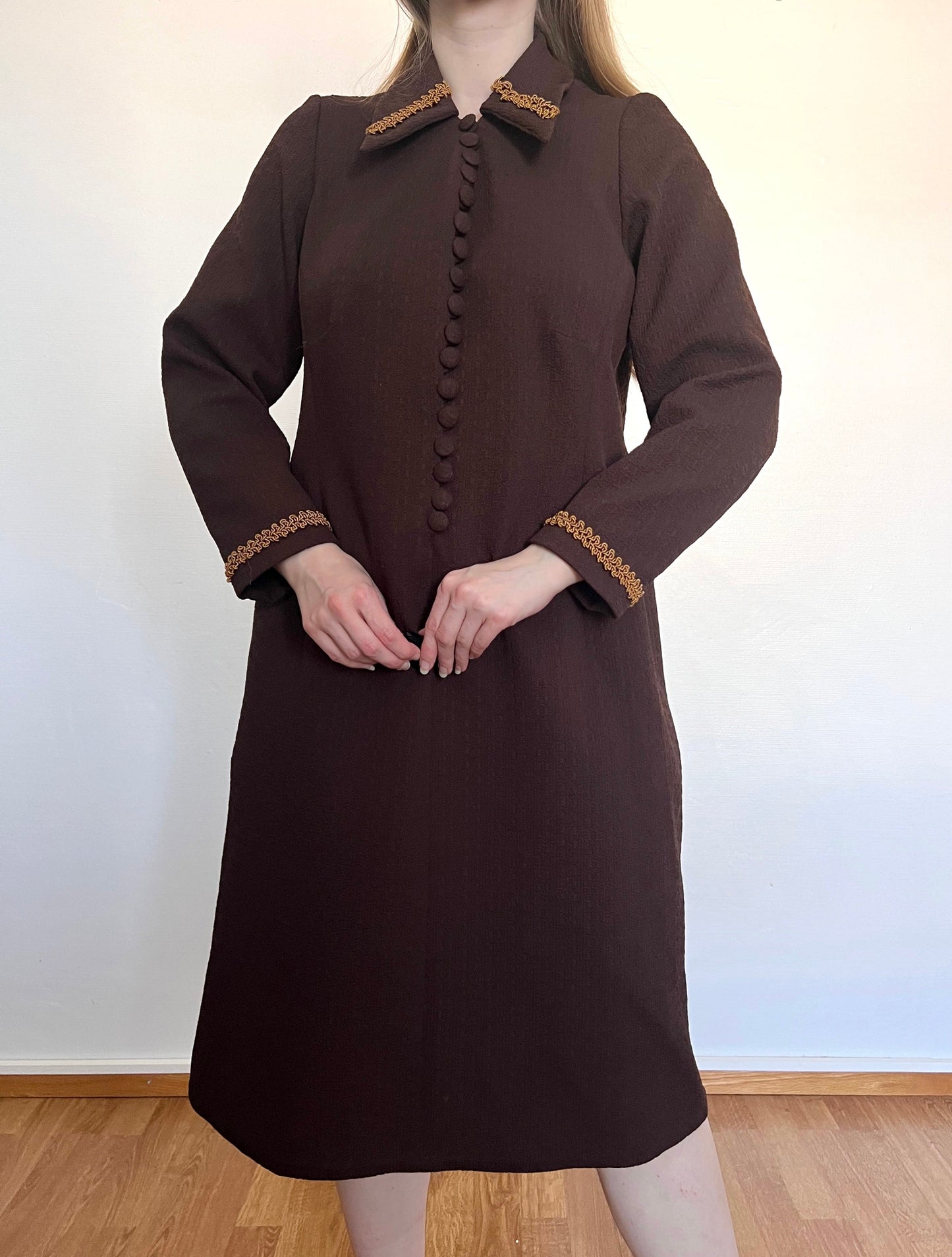 60s/70s dark brown and gold dress, Size L