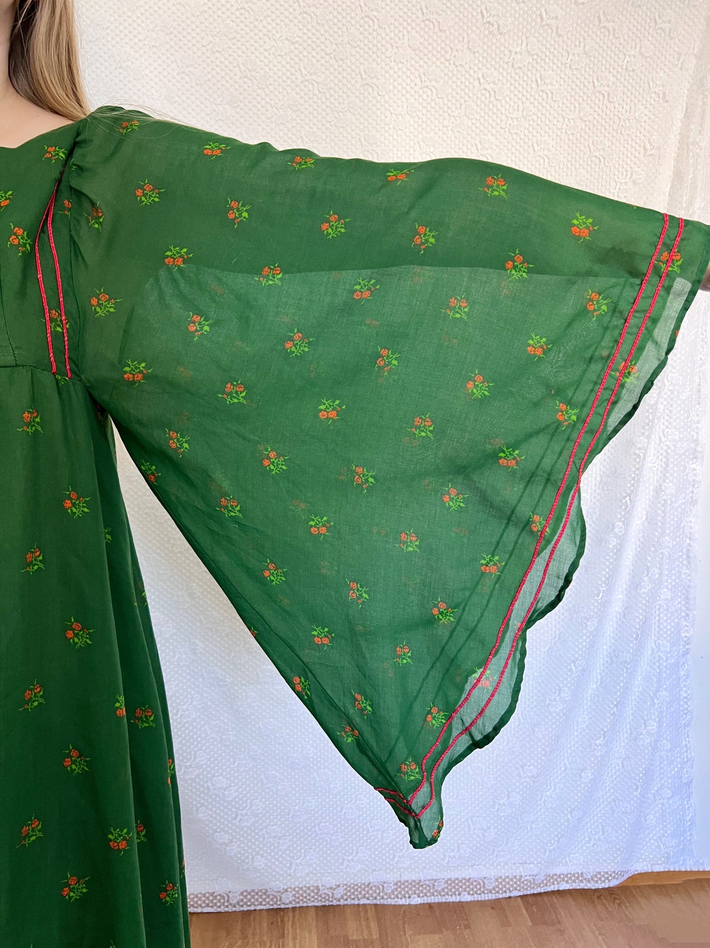 70s green butterfly sleeves dress, Size XS