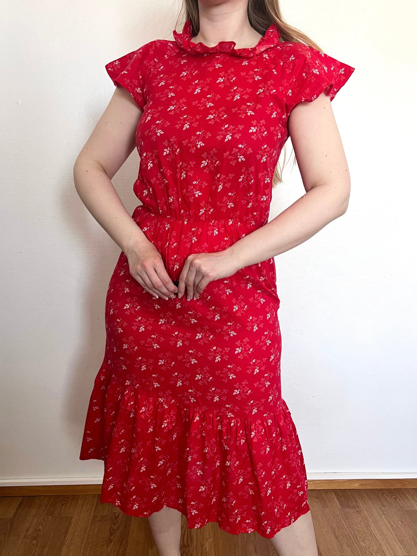 70s red cotton floral dress, Size M