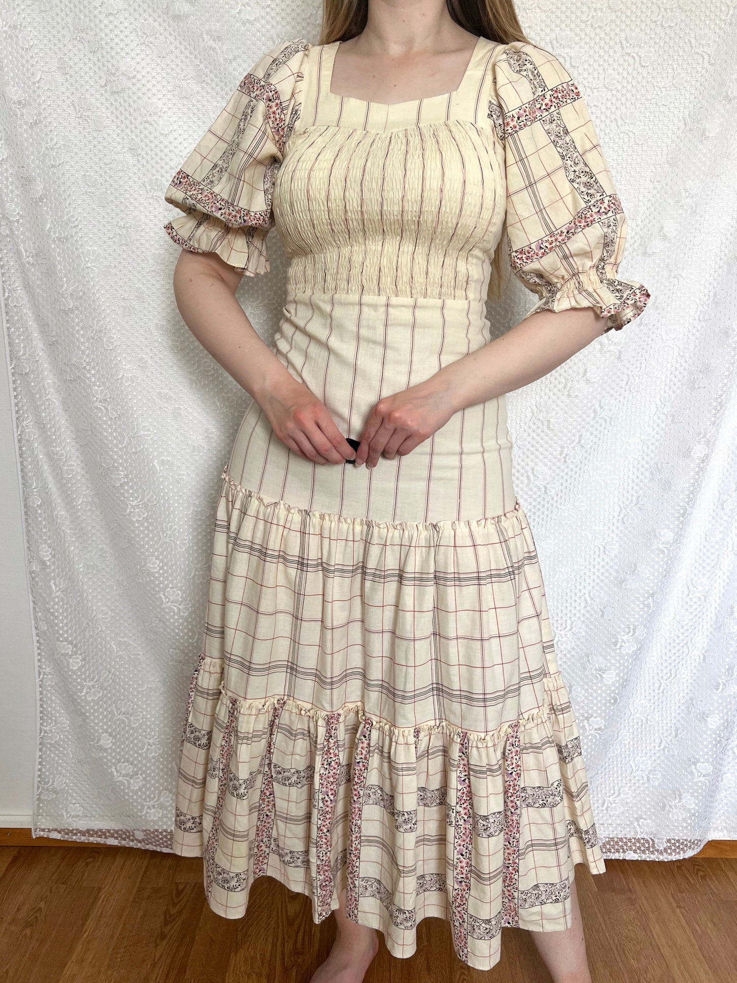 70s cream romantic midi dress, Size XS-S