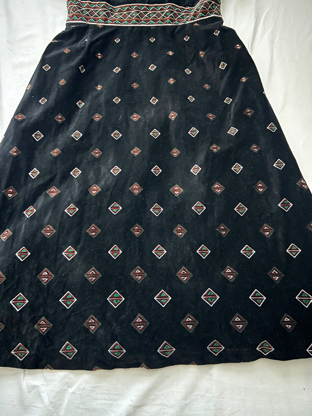 70s black geometric pattern velvet dress, Size S
