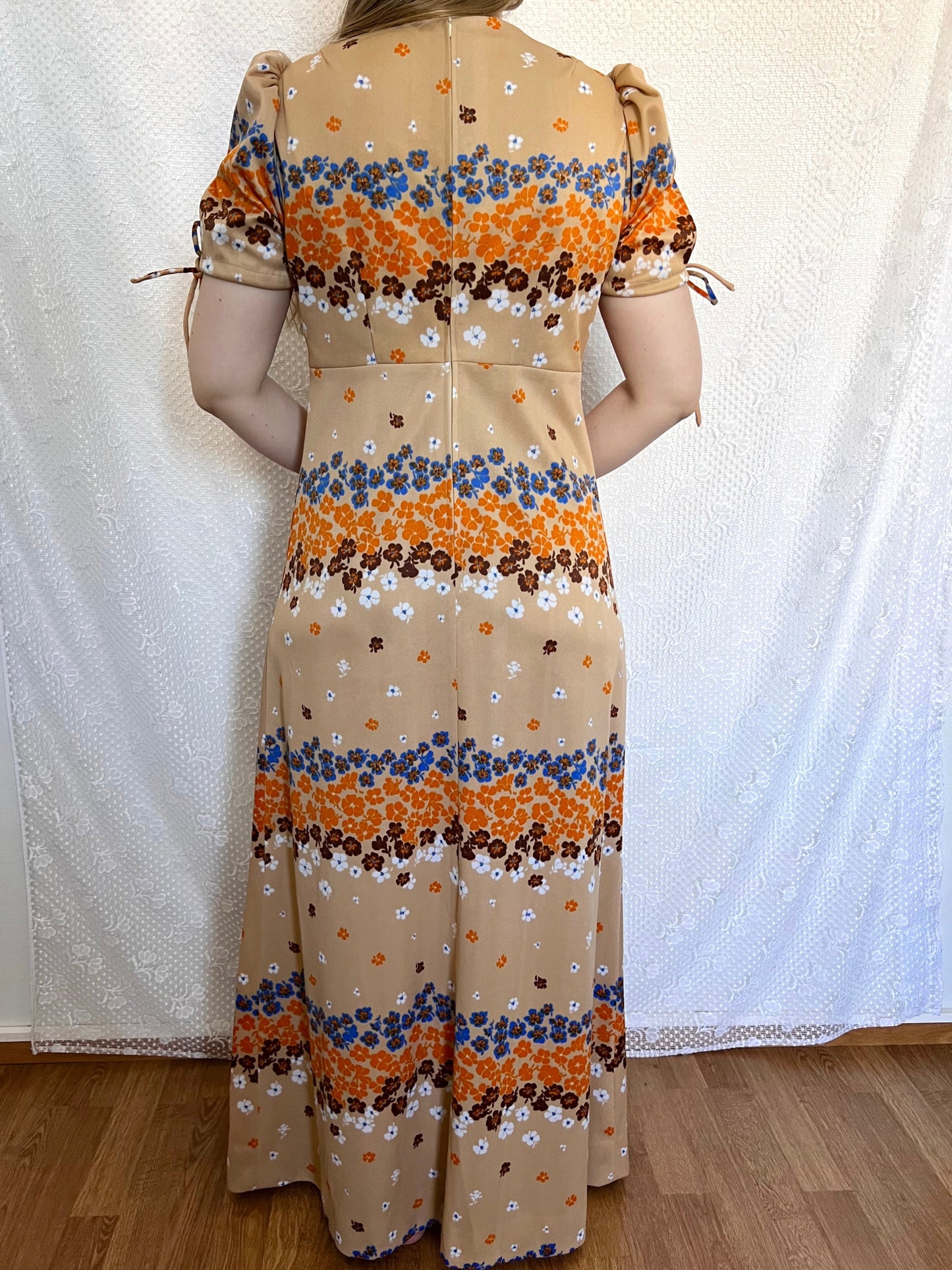 70s beige floral dress, Size M