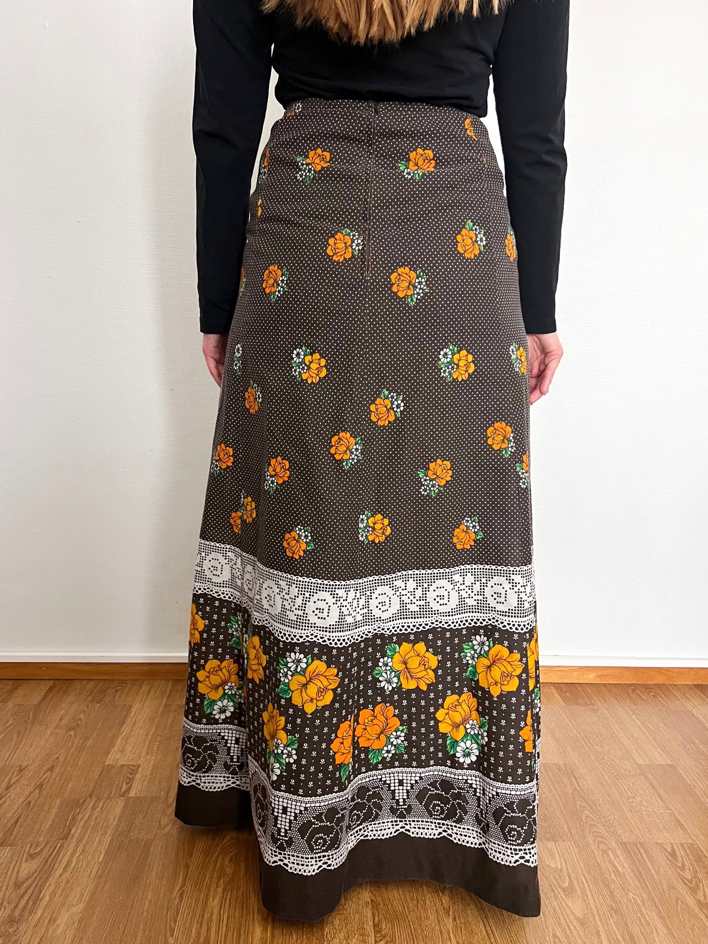 70s brown flower skirt, Size S