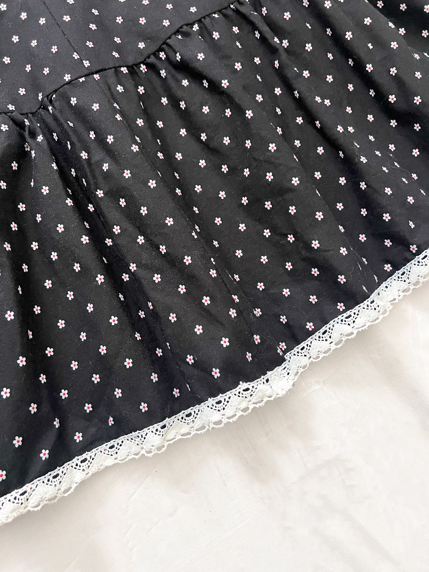 70s black and white flower maxi skirt, Size S