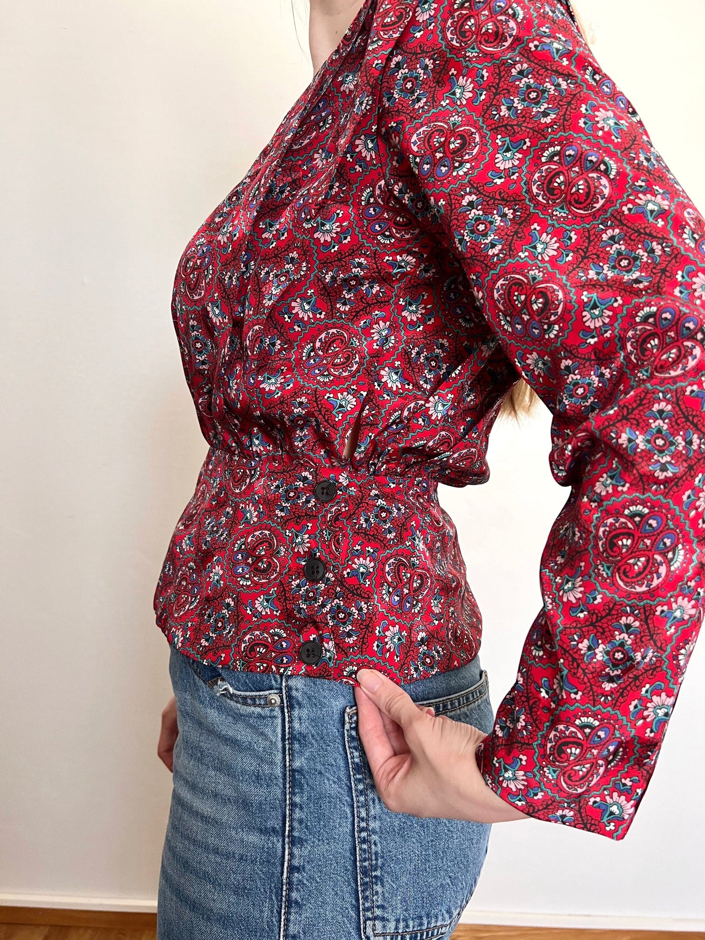 80s red ornate pattern blouse, Size XS-S