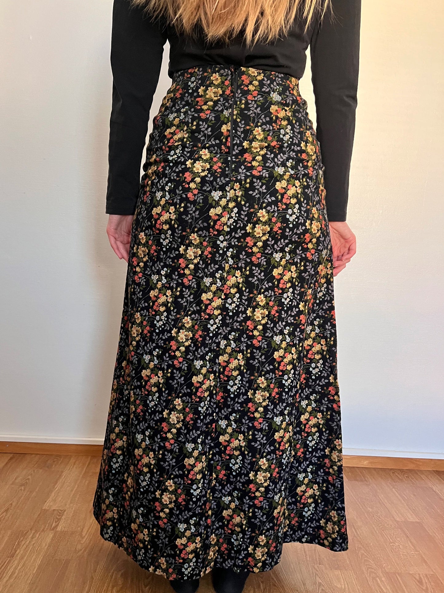 70s corduroy flower skirt, Size S
